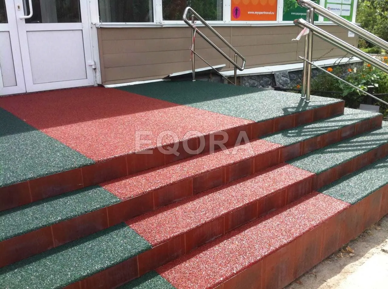 Резиновое покрытие на травмоопасные участки из резиновой крошки в Домодедово